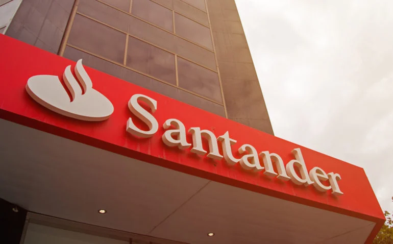 Santander: Maximise Your Potential: Discover the Advantages of Santander Credit Cards!