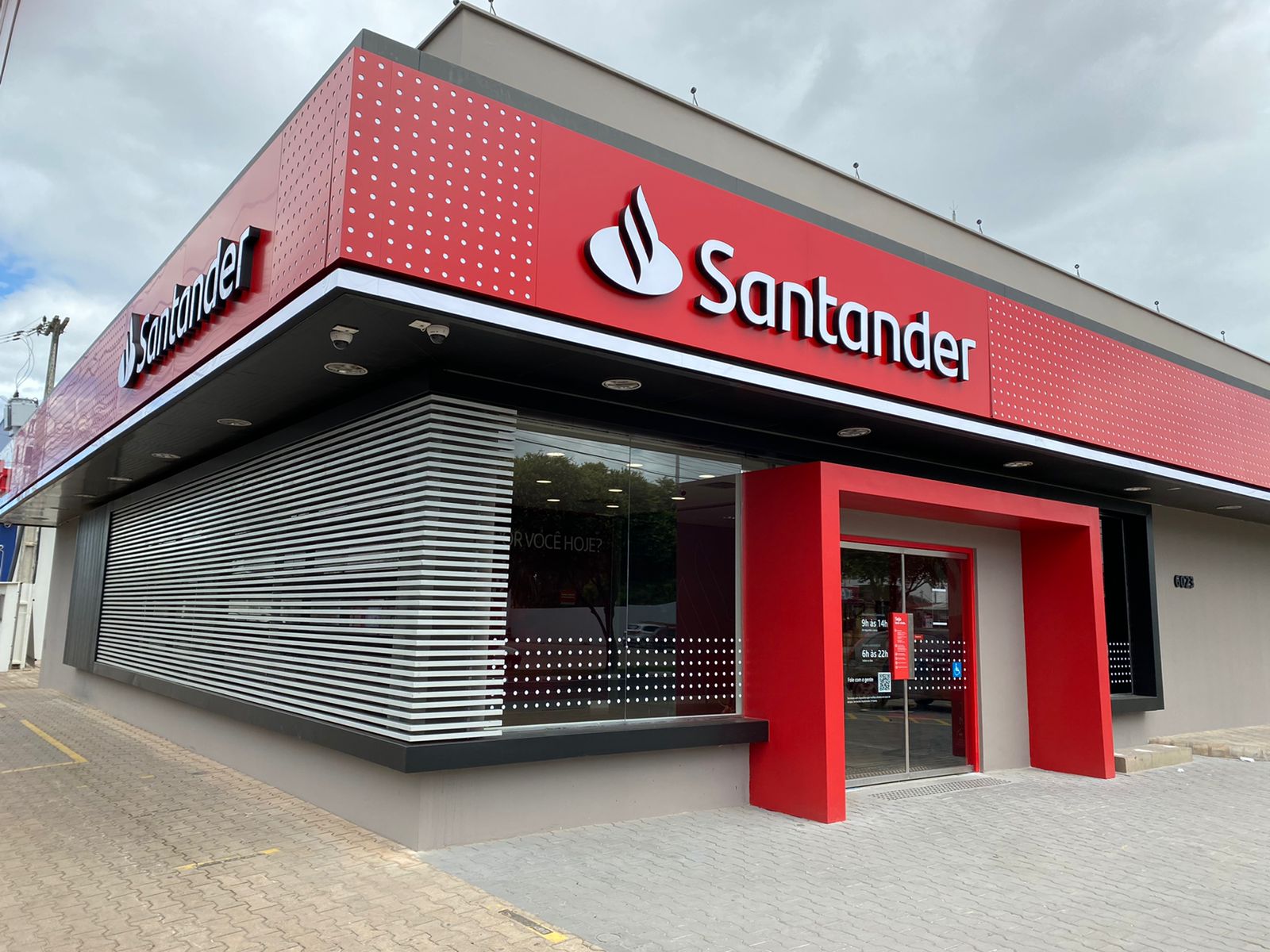 Santander: Maximise Your Potential: Discover the Advantages of Santander Credit Cards!